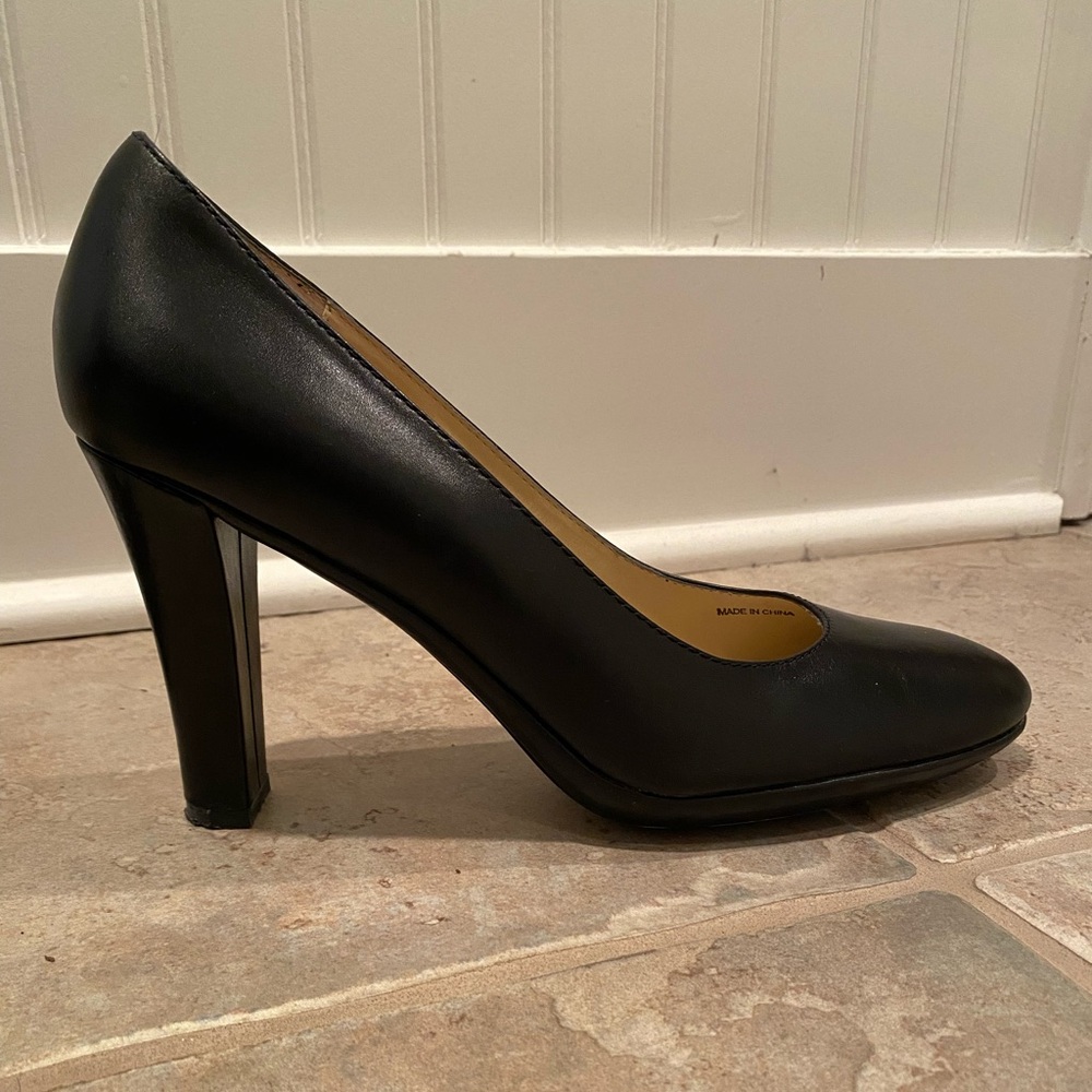 Oscar de La Renta Classic Black High Heel Pumps 9M